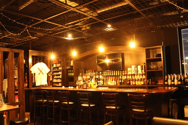 取市末広温泉町のバー BAR Living